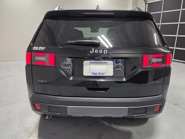 New 2026 Diamond Black Crystal Pearl-Coat Exterior Paint Jeep Limited image 9