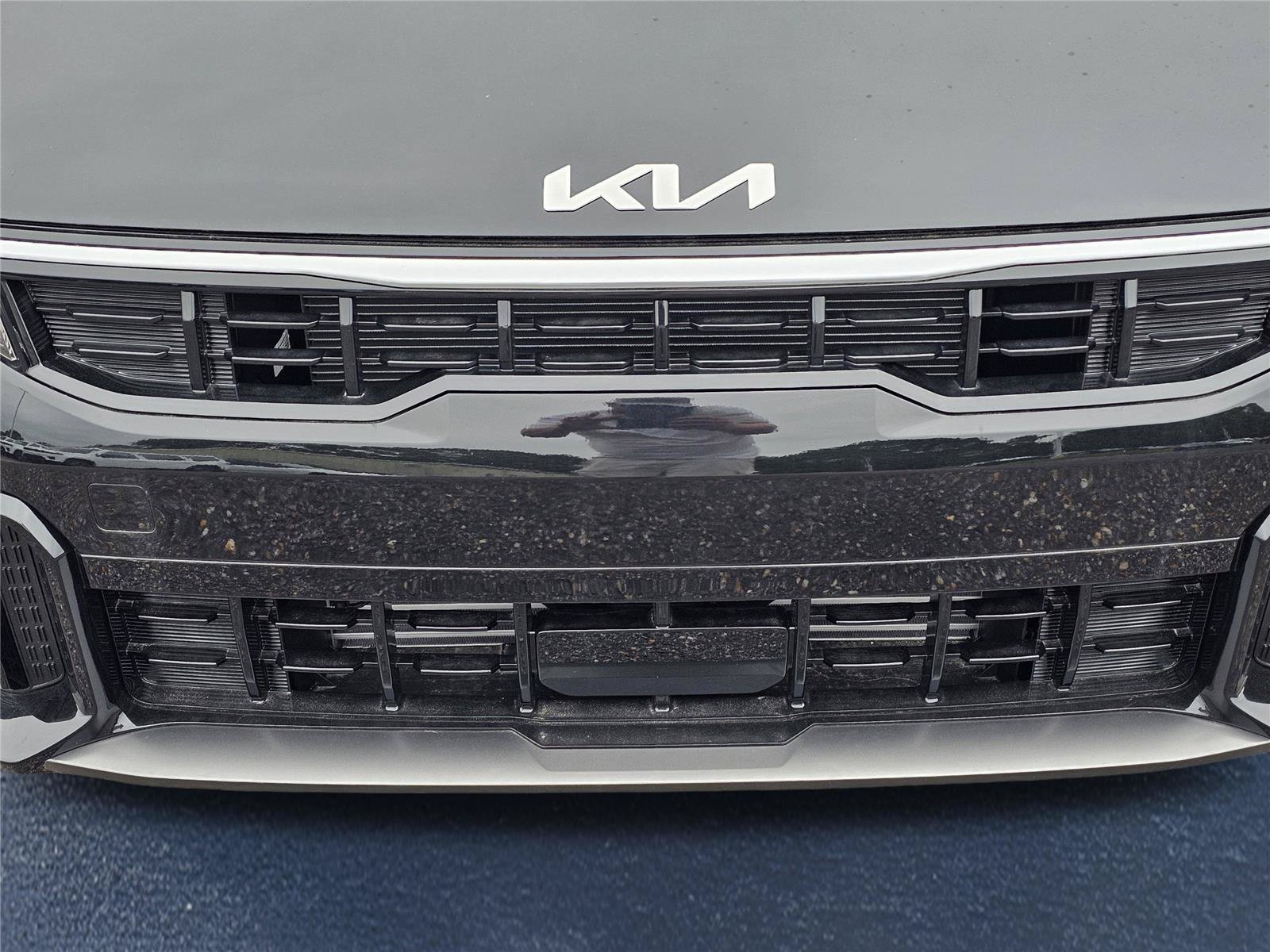 New 2025 Aurora Black Pearl Kia GT-Line Turbo image 4