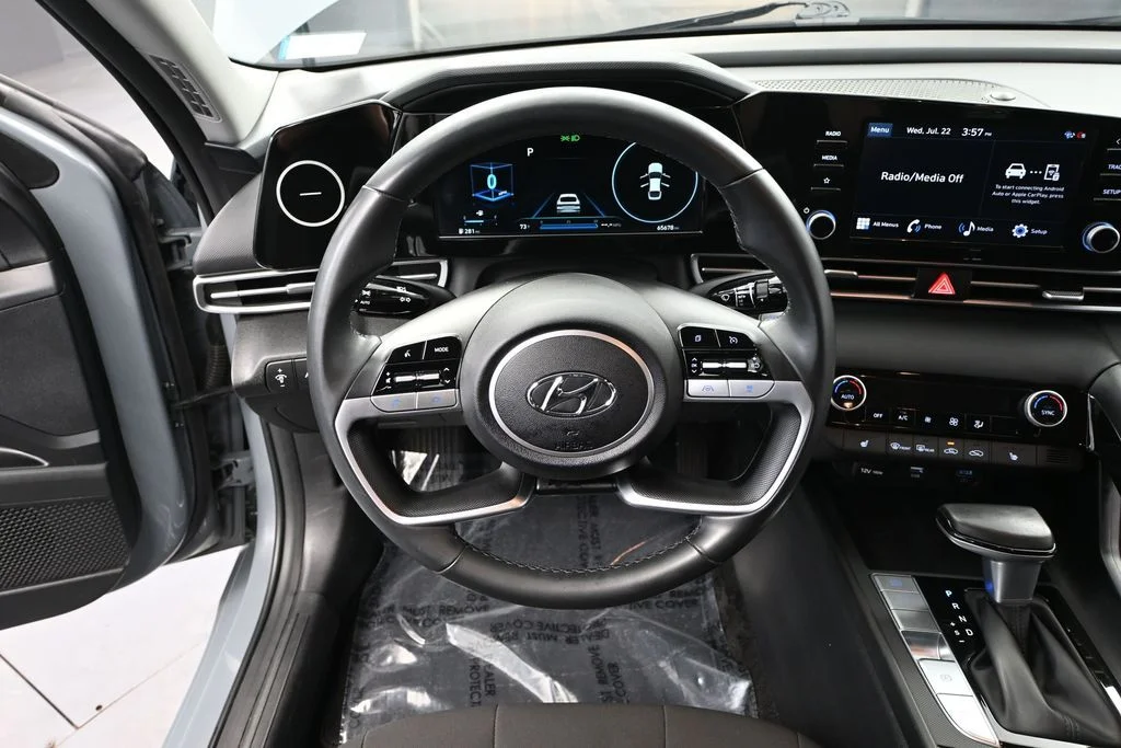 Used 2021 Gray Hyundai SEL image 25