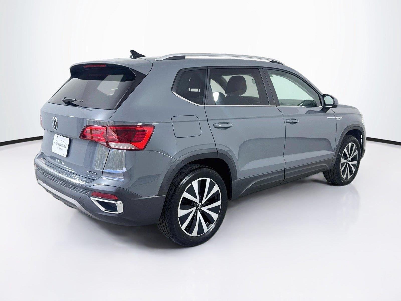 Used 2023 Pure Gray Volkswagen SE image 2