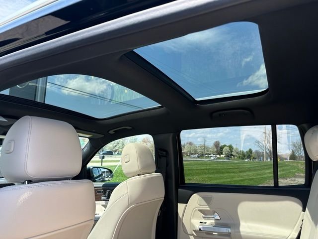 New 2026 Night Black Mercedes-Benz GLB 250 image 39