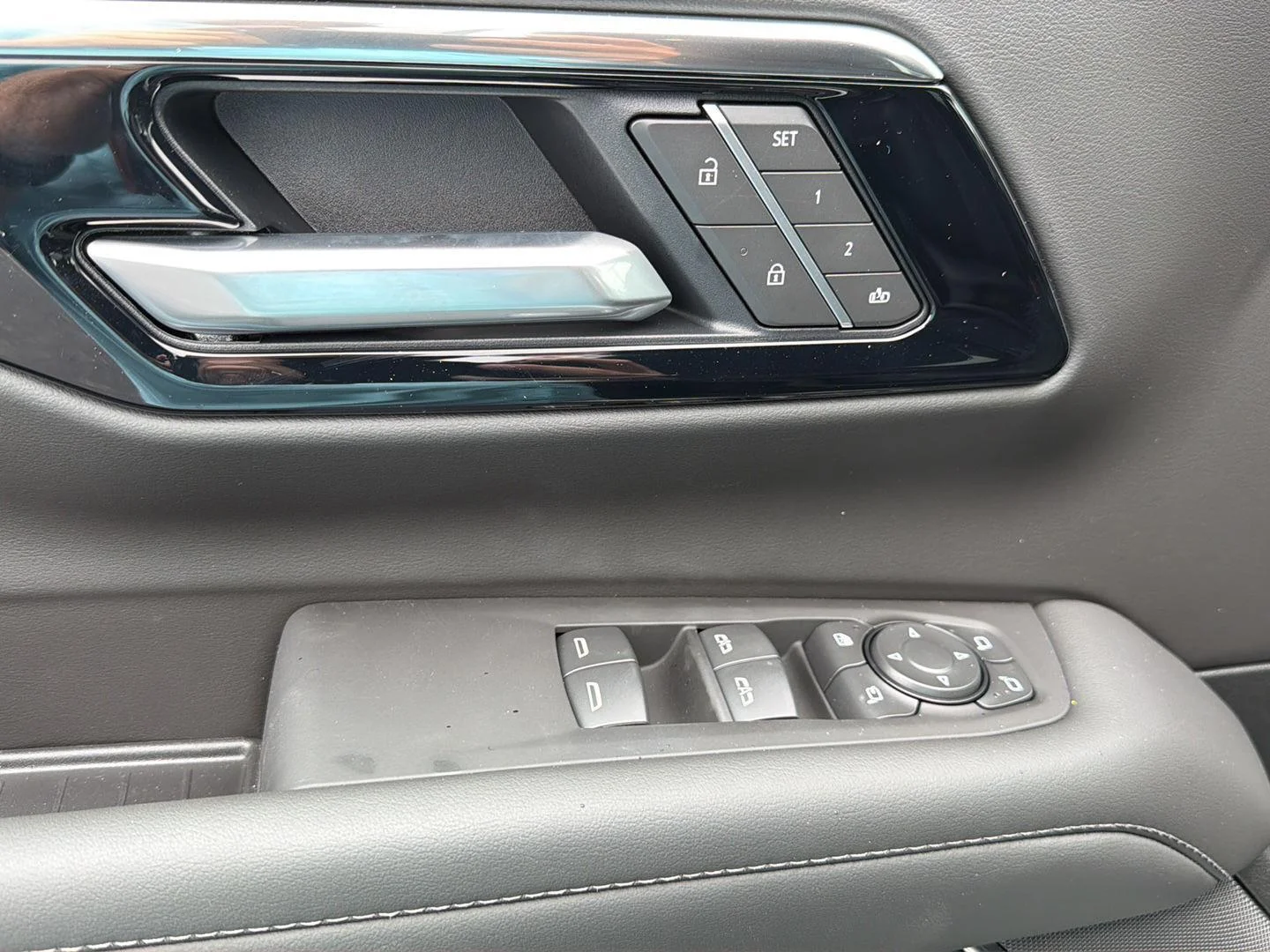 New 2026 Summit White Chevrolet LT image 34