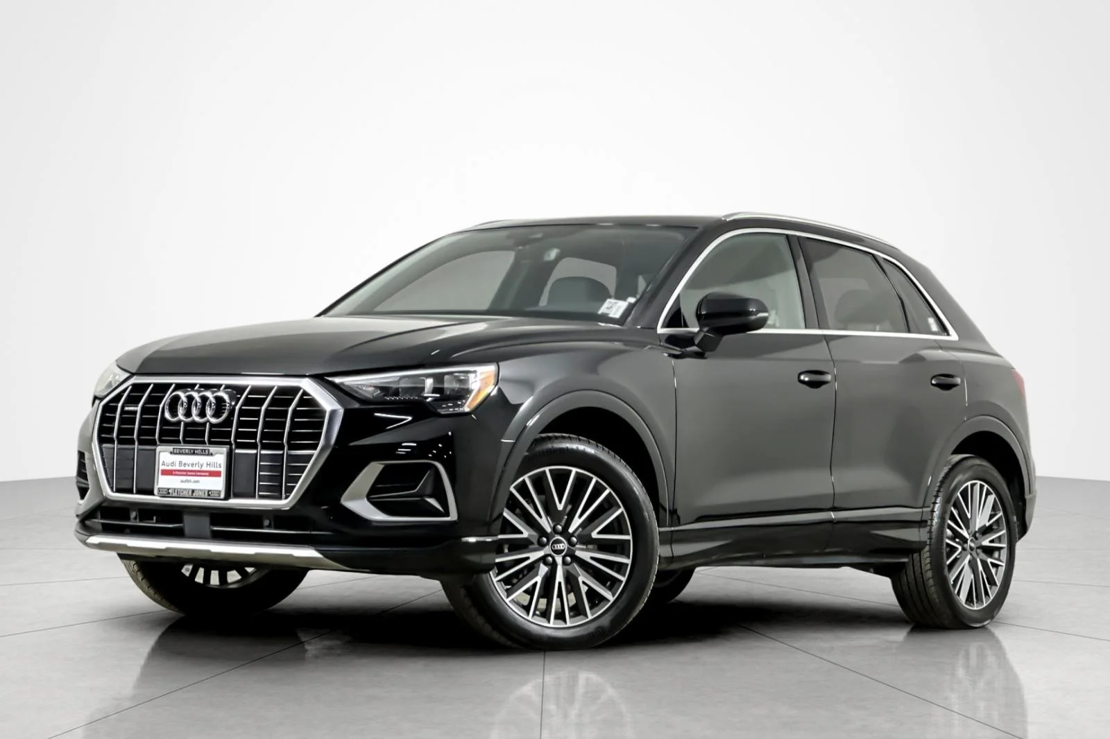 Used 2022 Mythos Black Metallic Audi Premium 40 TFSI quattro image 1