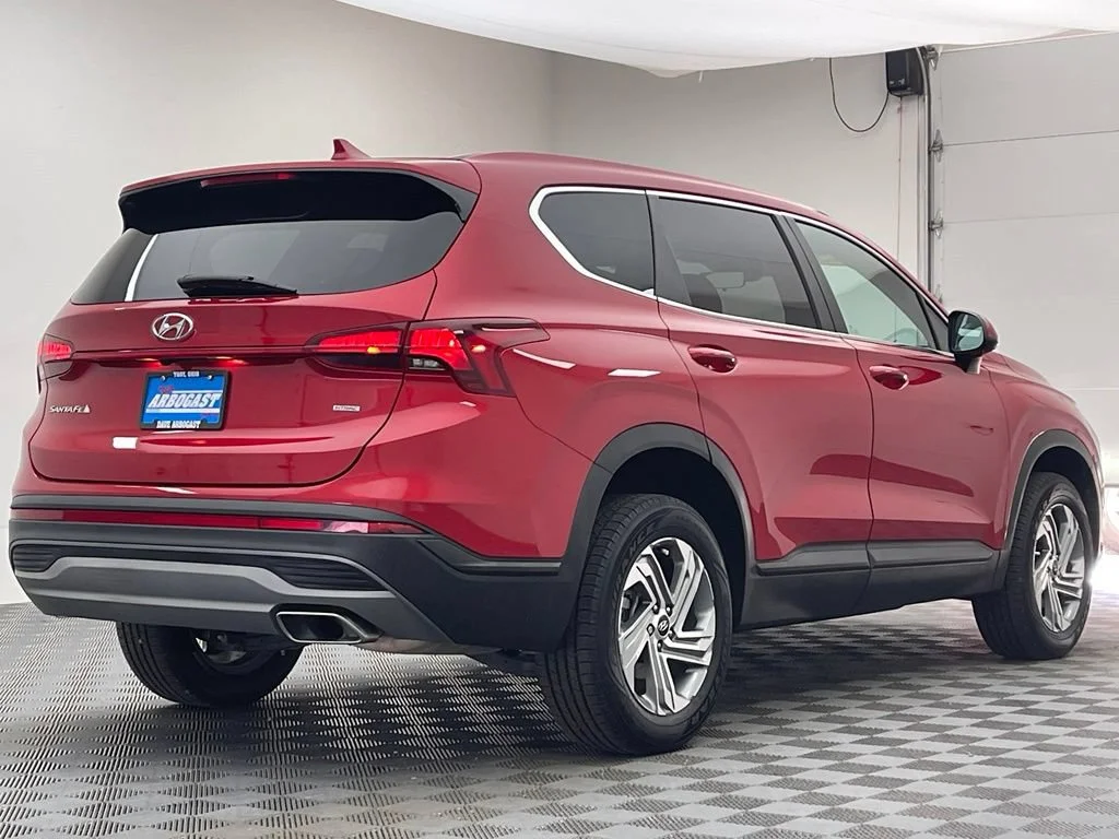 Used 2023 Red Hyundai SE image 6