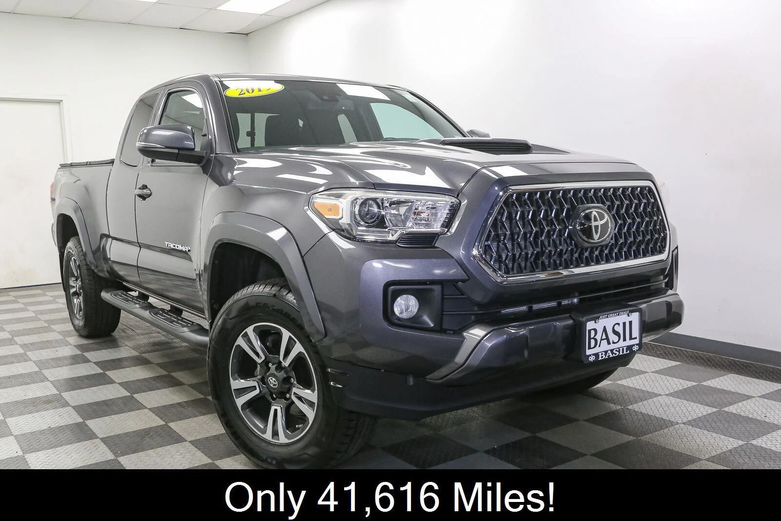Used 2019 Magnetic Gray Metallic Toyota SR5 image 2