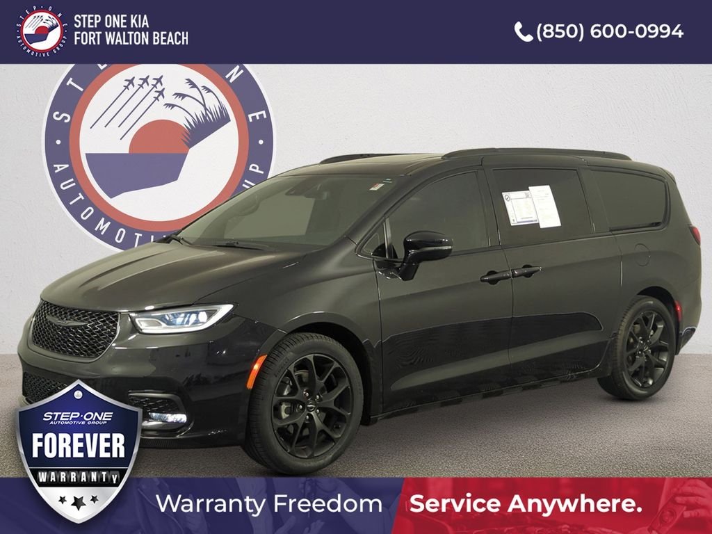 2024 Chrysler Pacifica Limited's photo