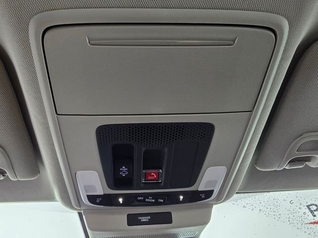 New 2026 Platinum White Pearl Honda SE image 24