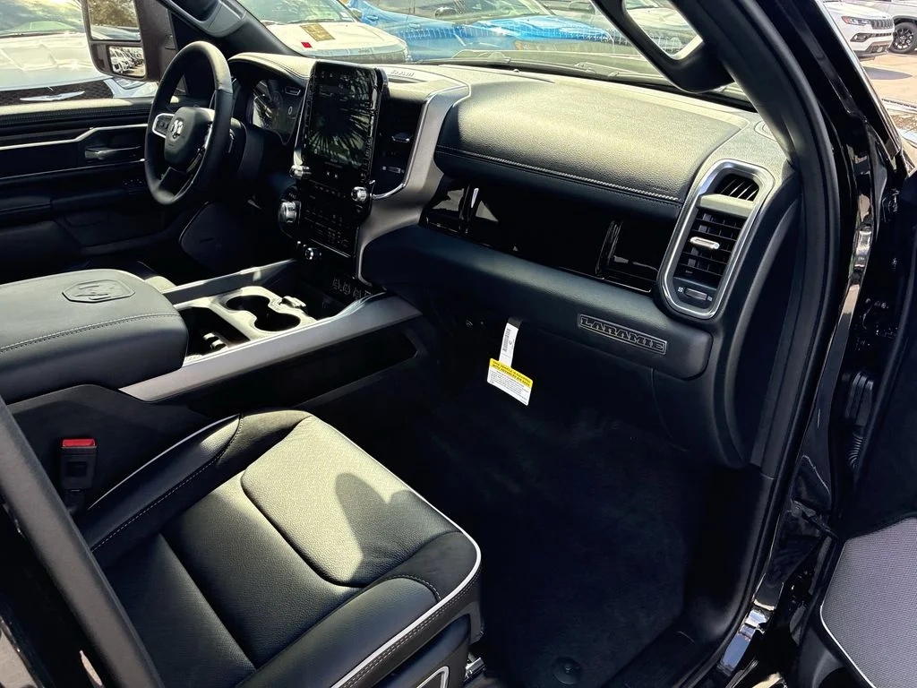 New 2026 Diamond Black Crystal Pearl-Coat Exterior Paint RAM Laramie image 33