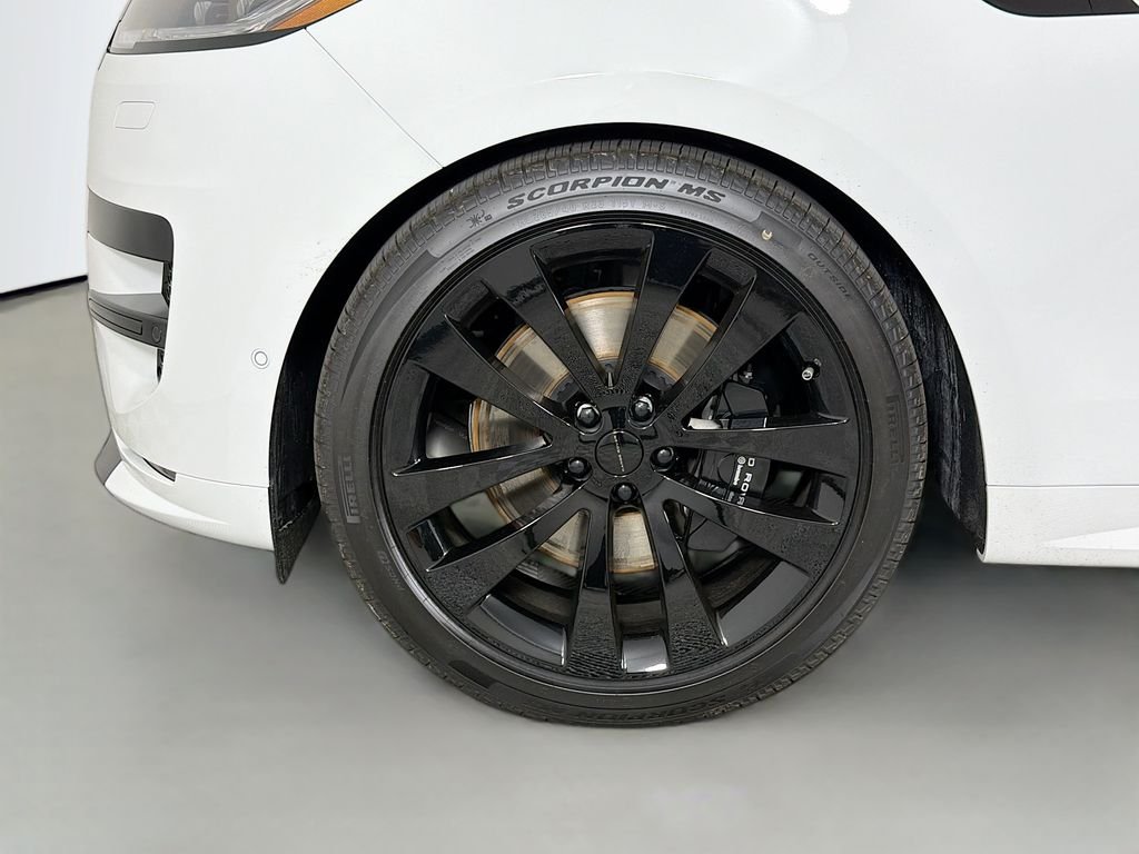 New 2026 Fuji White Land Rover Dynamic SE image 33