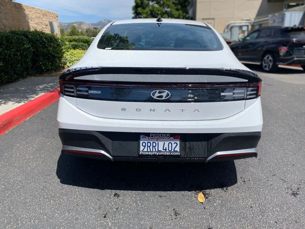 Used 2025 White Hyundai SE image 8