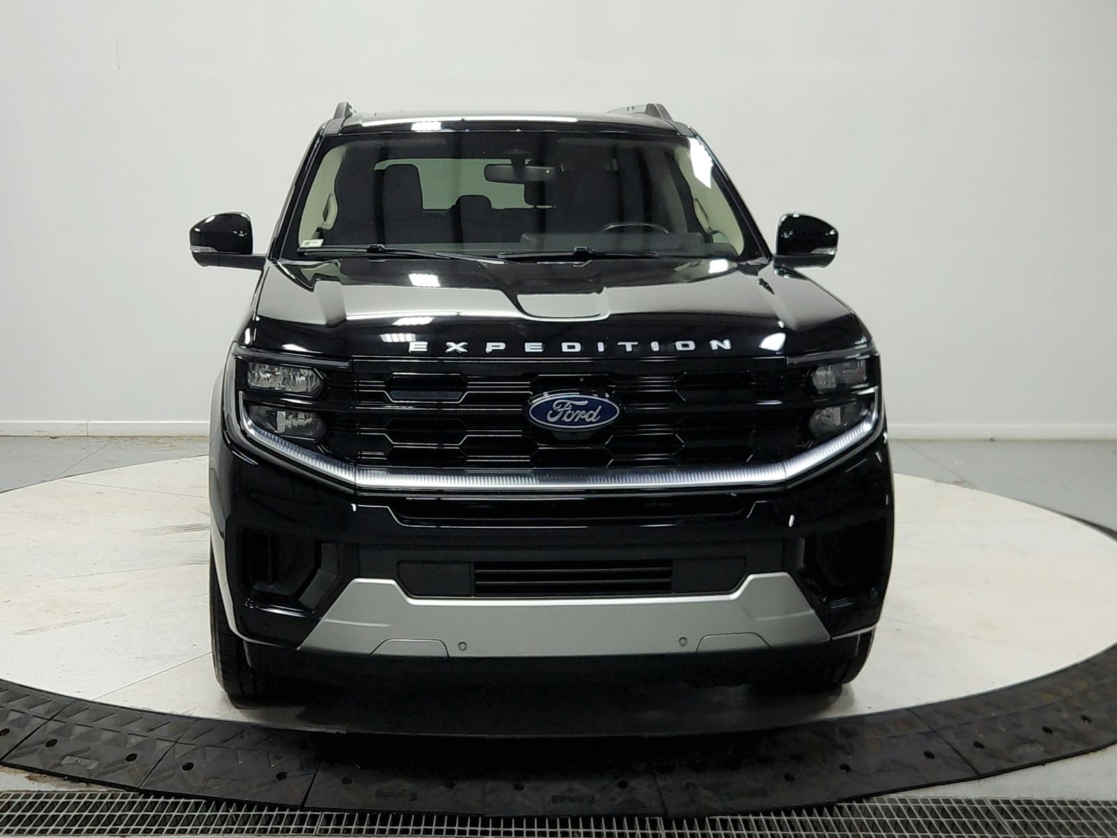 Used 2025 Agate Black Ford Platinum image 3
