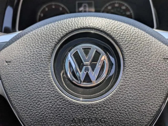 Used 2021  Volkswagen S image 30