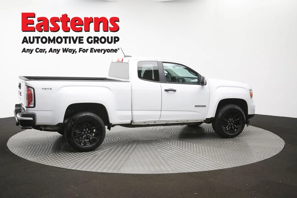 Used 2022 White GMC Elevation Standard image 42