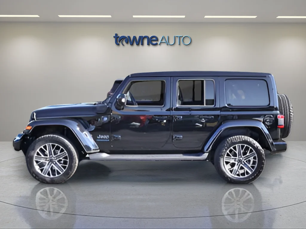 Used 2024 Black Jeep High Altitude 4xe image 4