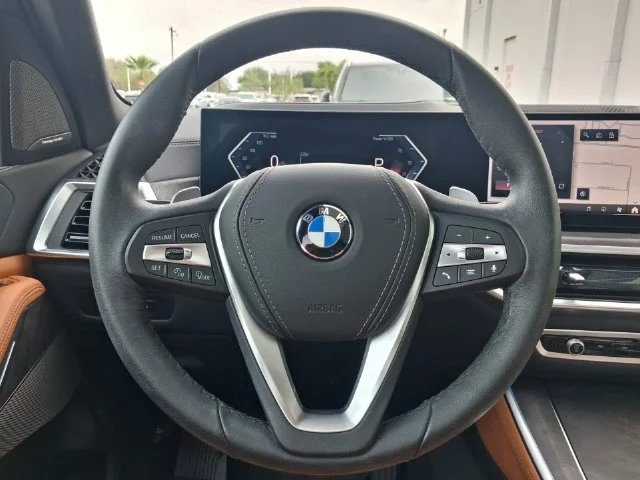 Used 2026 Black BMW xDrive40i image 15
