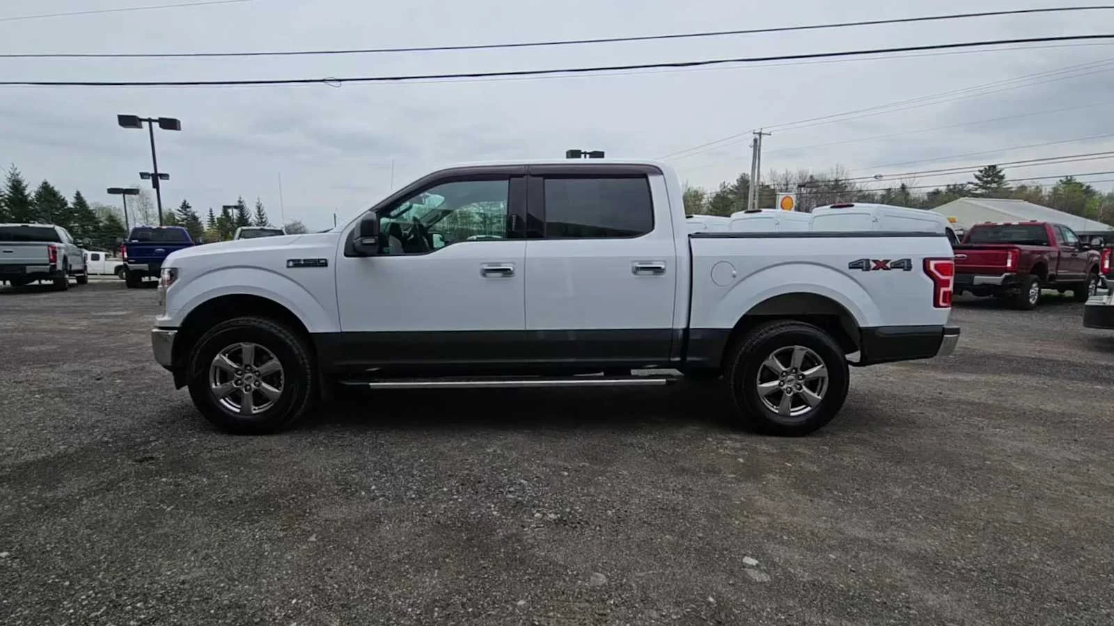 Used 2020 Oxford White/Magnetic Ford XLT image 5