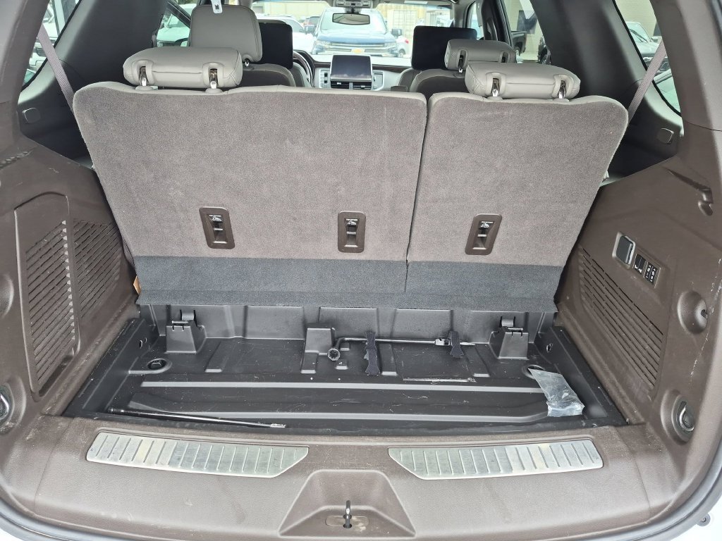 Used 2022 SUMMIT WHITE Chevrolet Z71 image 30