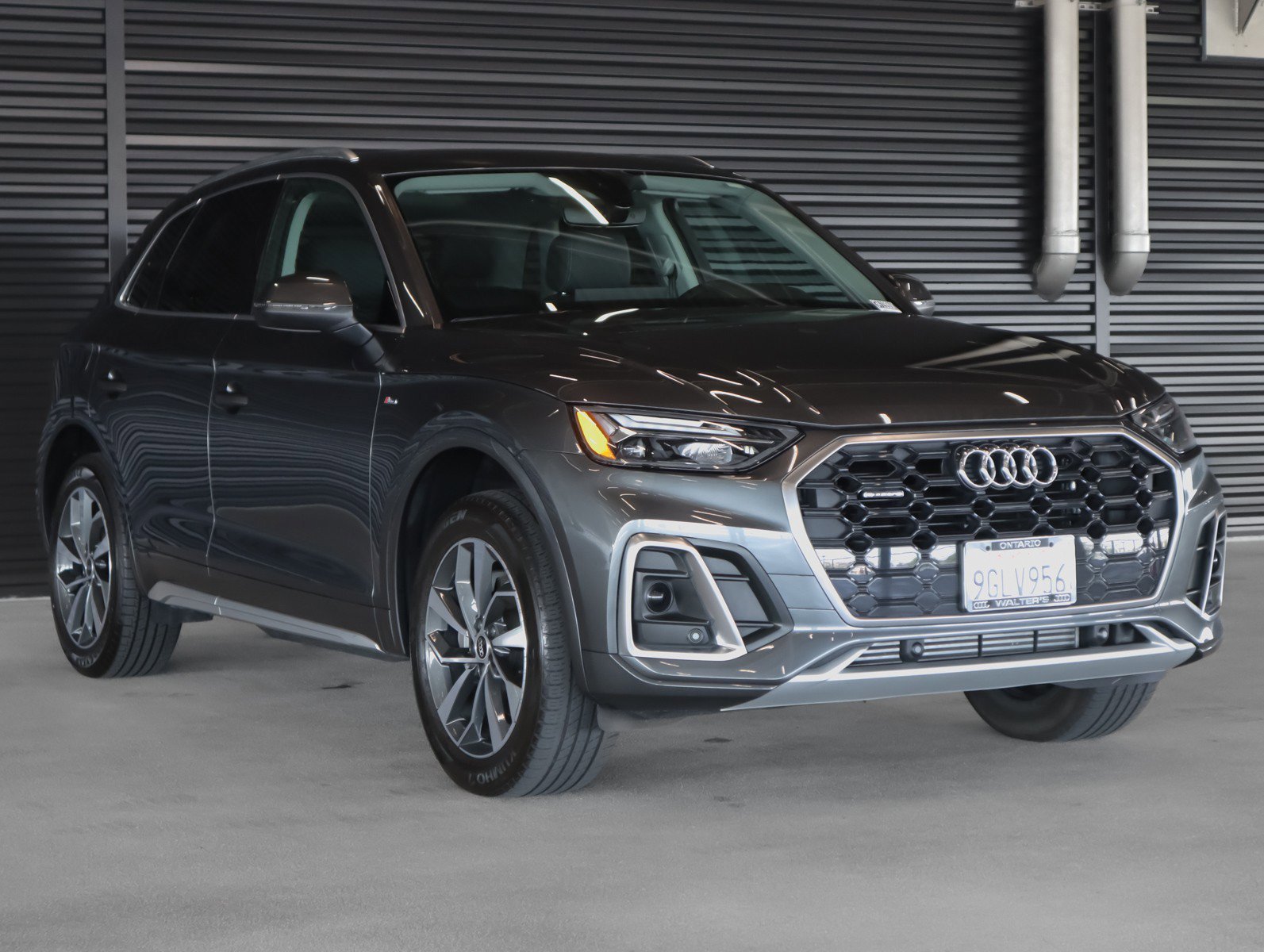 Used 2023 Daytona Gray Pearl Effect Audi S line Premium image 12