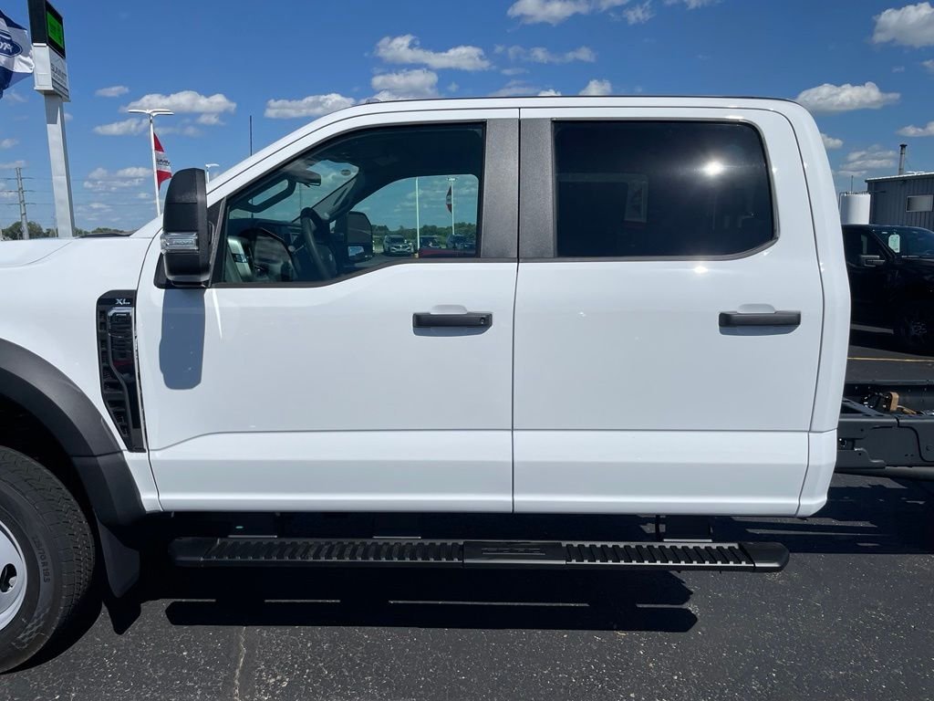 2026 Ford F-550 Super Duty Chassis Cab XL - Photo 32