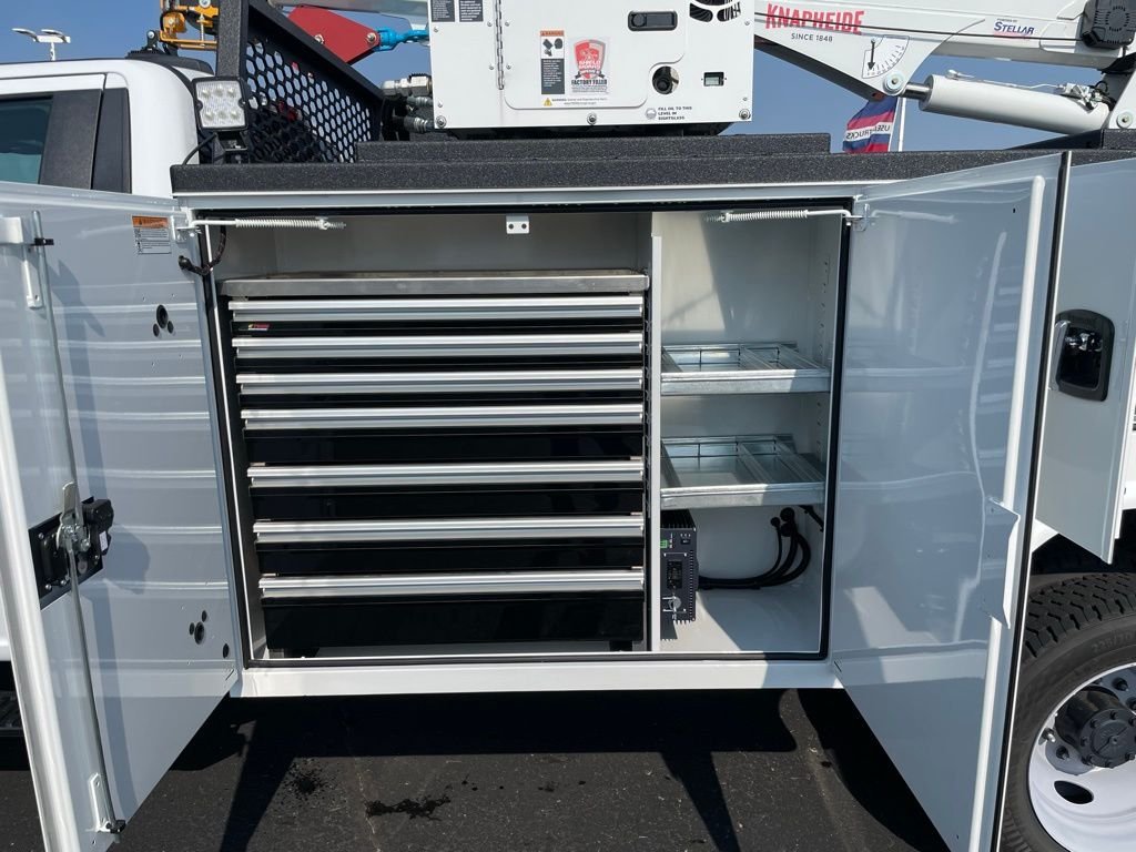 2025 Ford F-550 Super Duty Chassis Cab XL - Photo 43