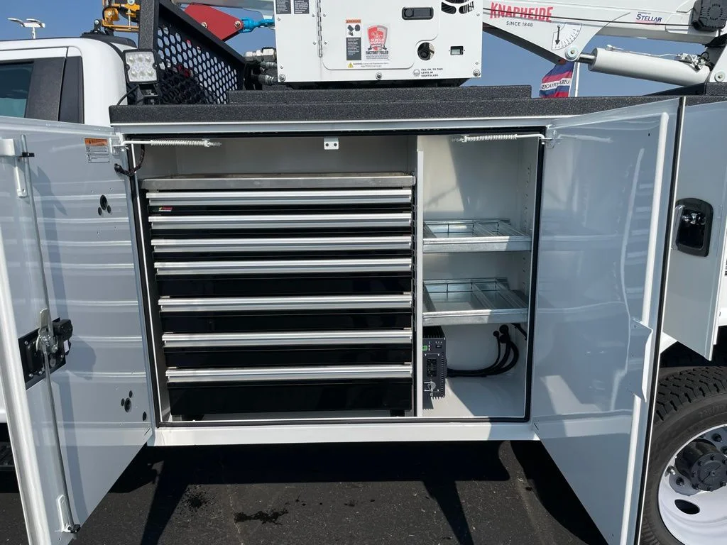 2025 Ford F-550 Super Duty Chassis Cab XL - Photo 43
