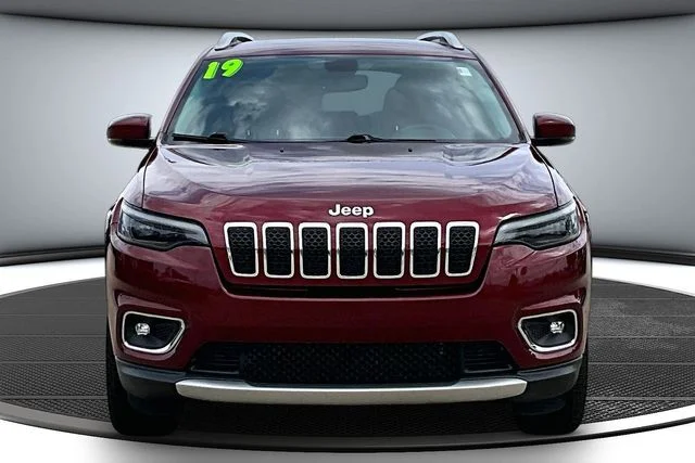 Used 2019 Jeep Cherokee Limited with VIN 1C4PJMDX3KD131848 for sale in Kansas City