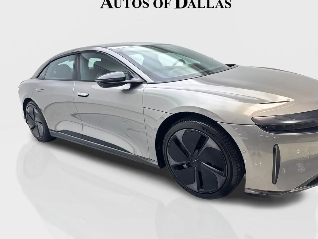 Used 2024 Silver Lucid Touring image 12