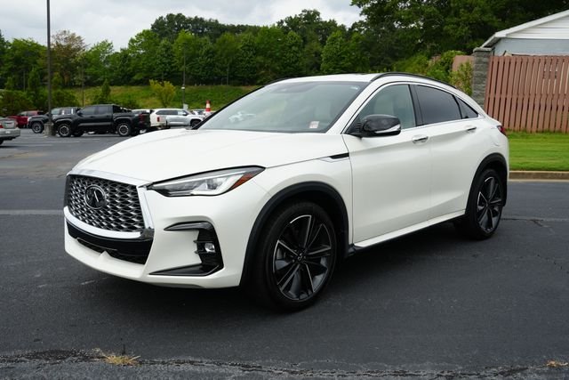 Used 2023 White INFINITI LUXE image 3