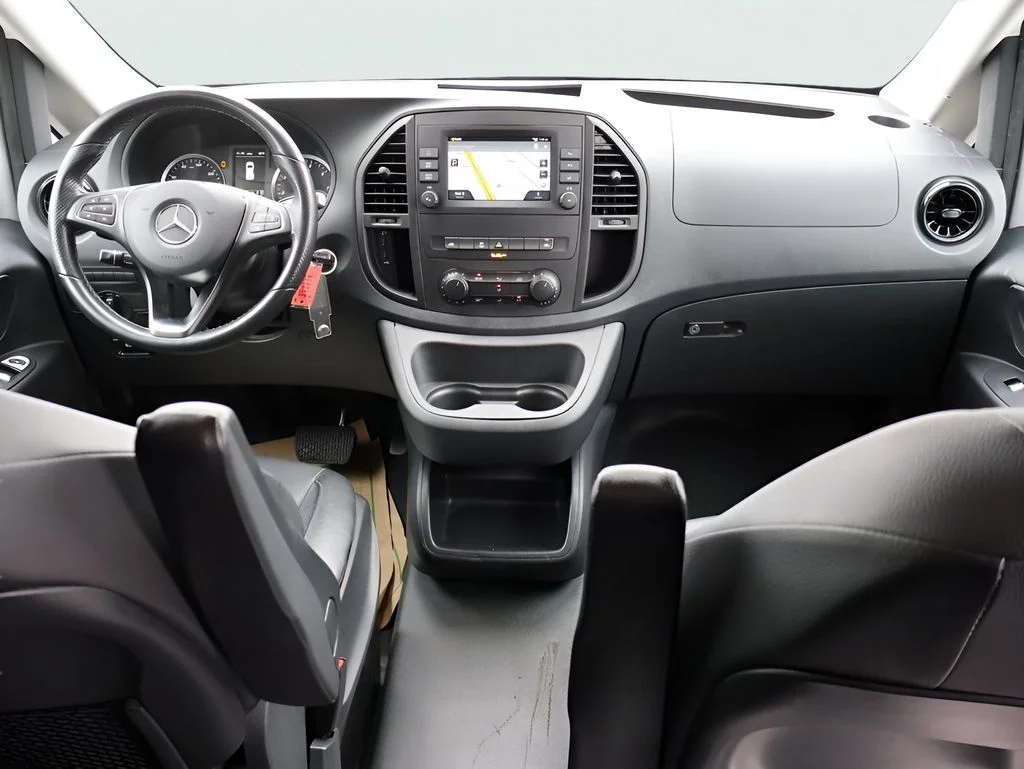 Used 2023  Mercedes-Benz Passenger image 15