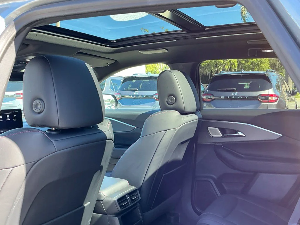 Used 2024  Acura Base image 31
