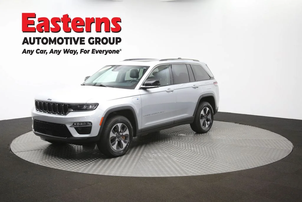 Used 2022 Silver Jeep 4xe image 59