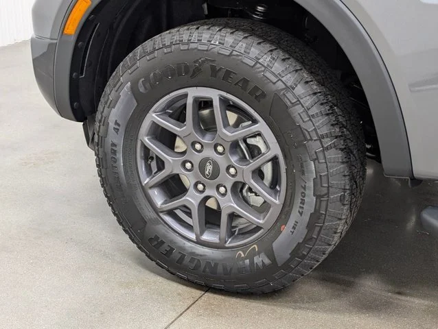 New 2026 Carbonized Gray Metallic Ford XLT image 30