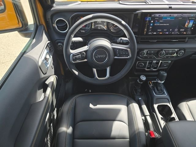 New 2026 Goldilocks Exterior Paint Jeep Sahara image 4