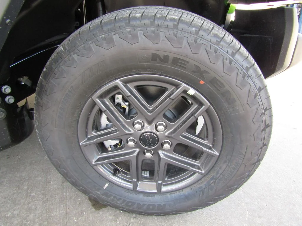 New 2026 Mojito Clearcoat Jeep Sport RHD image 23