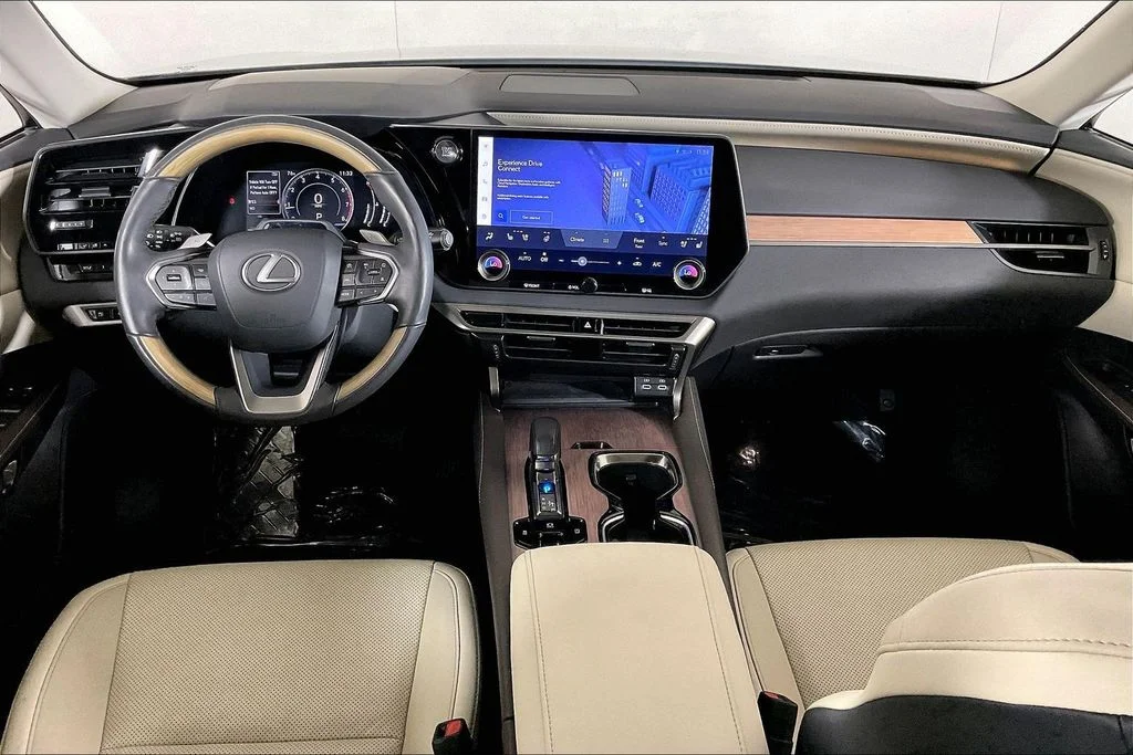 Used 2023  Lexus 350 image 15