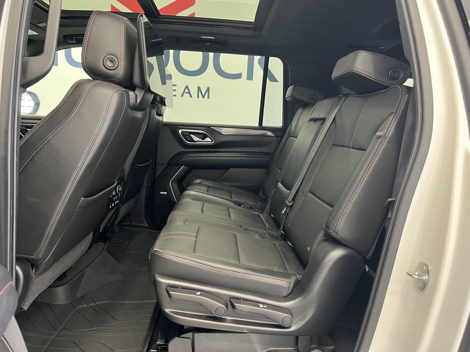 2021 Chevrolet Suburban RST - Photo 24