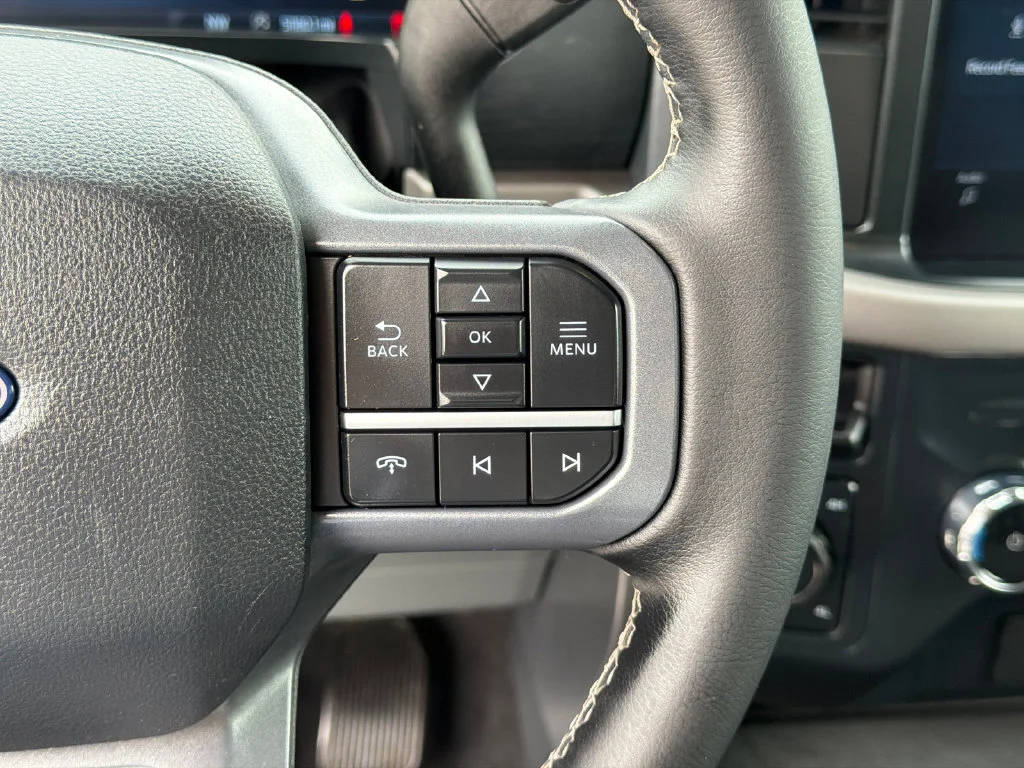 Used 2025 Silver Ford XLT image 25