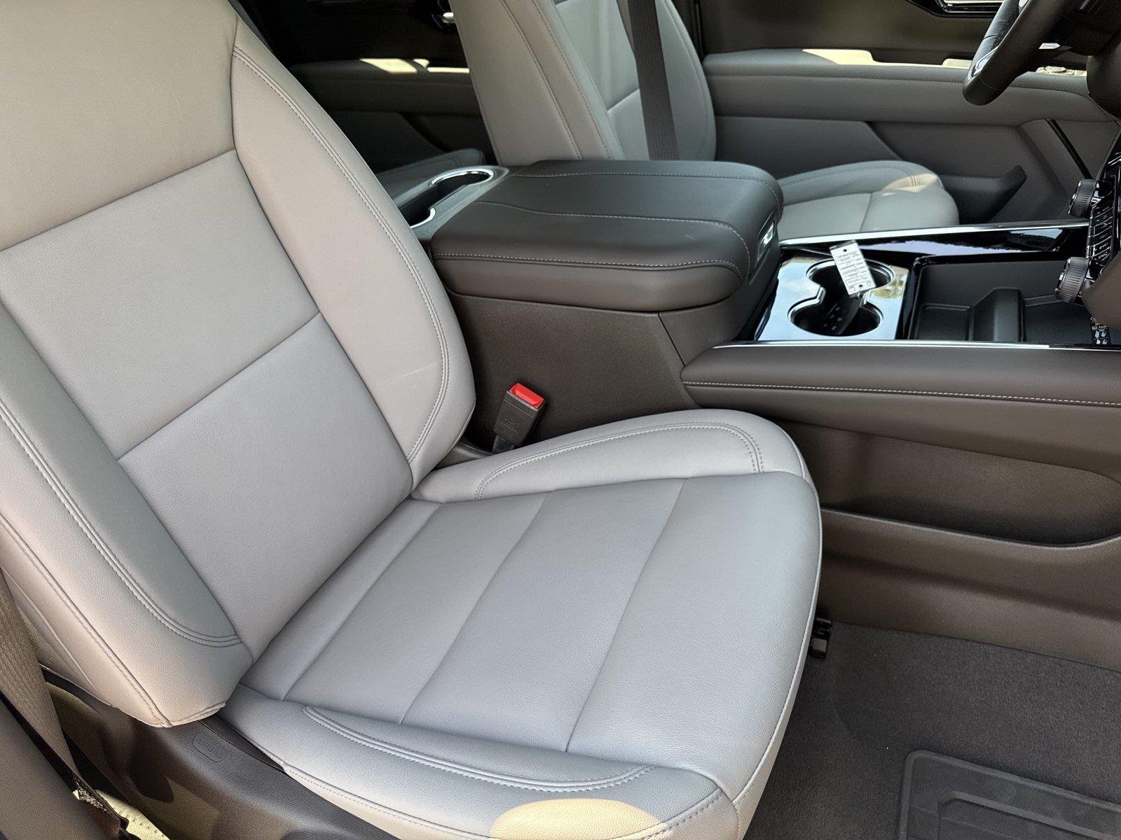 2026 Chevrolet Suburban LT - Photo 38