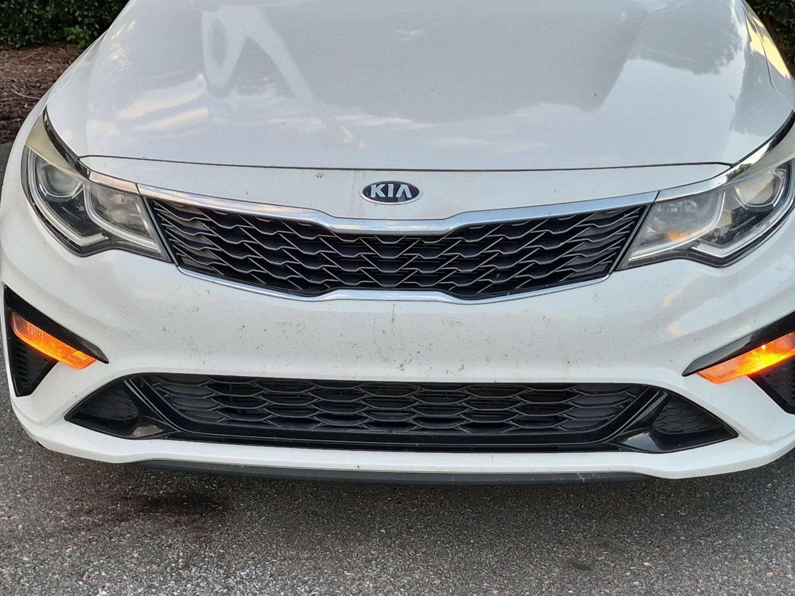 Used 2020 Snow White Pearl Kia LX image 2