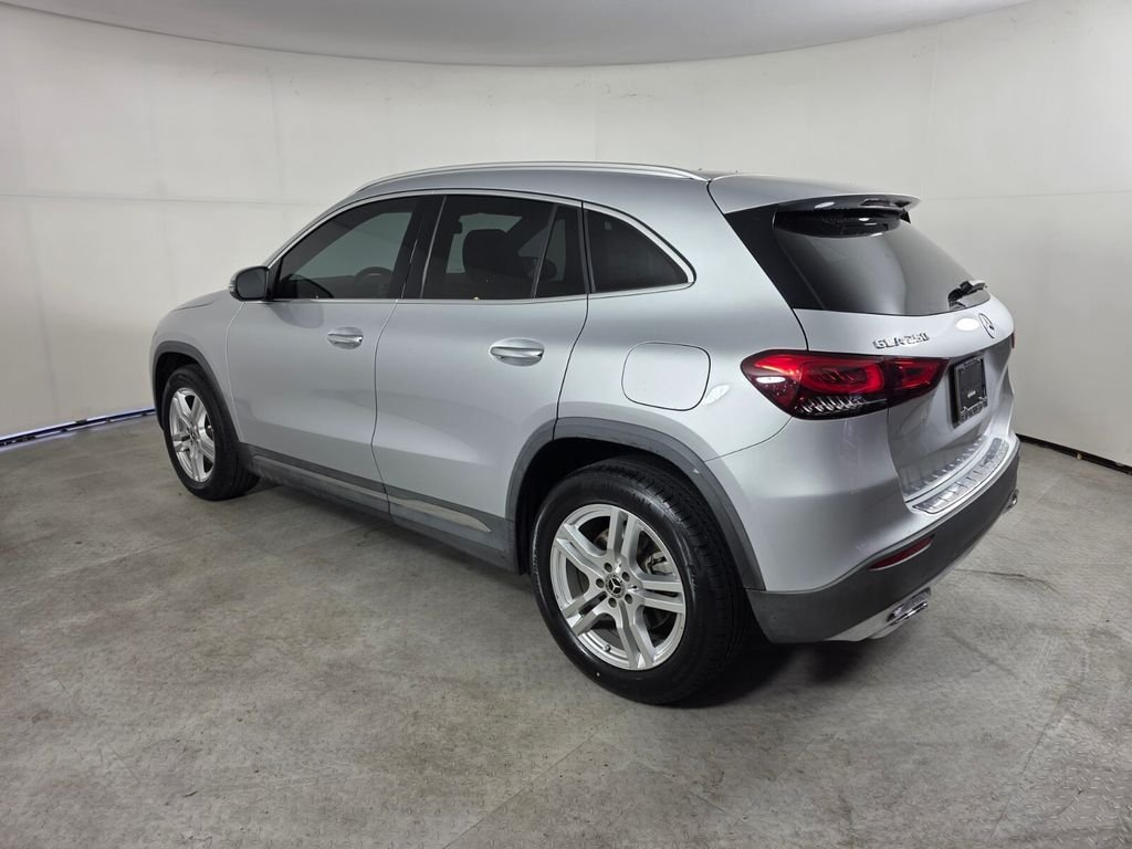 Used 2021 Silver Mercedes-Benz GLA 250 image 6