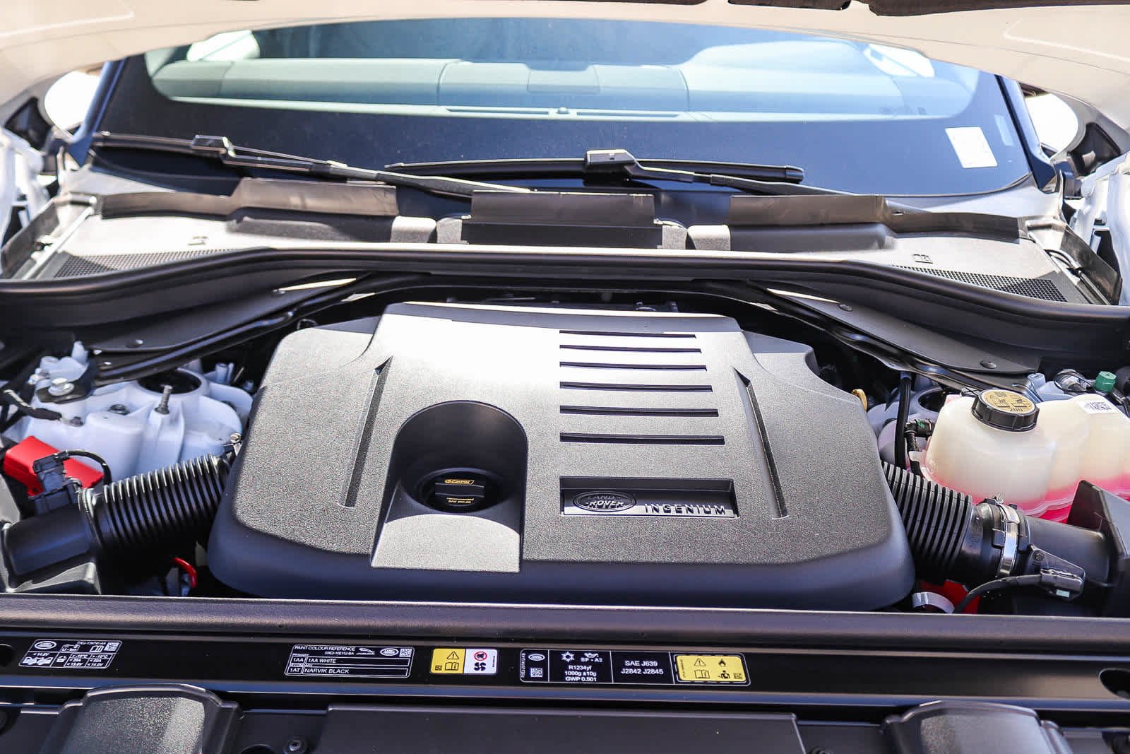 New 2027 Fuji White Land Rover SE image 26
