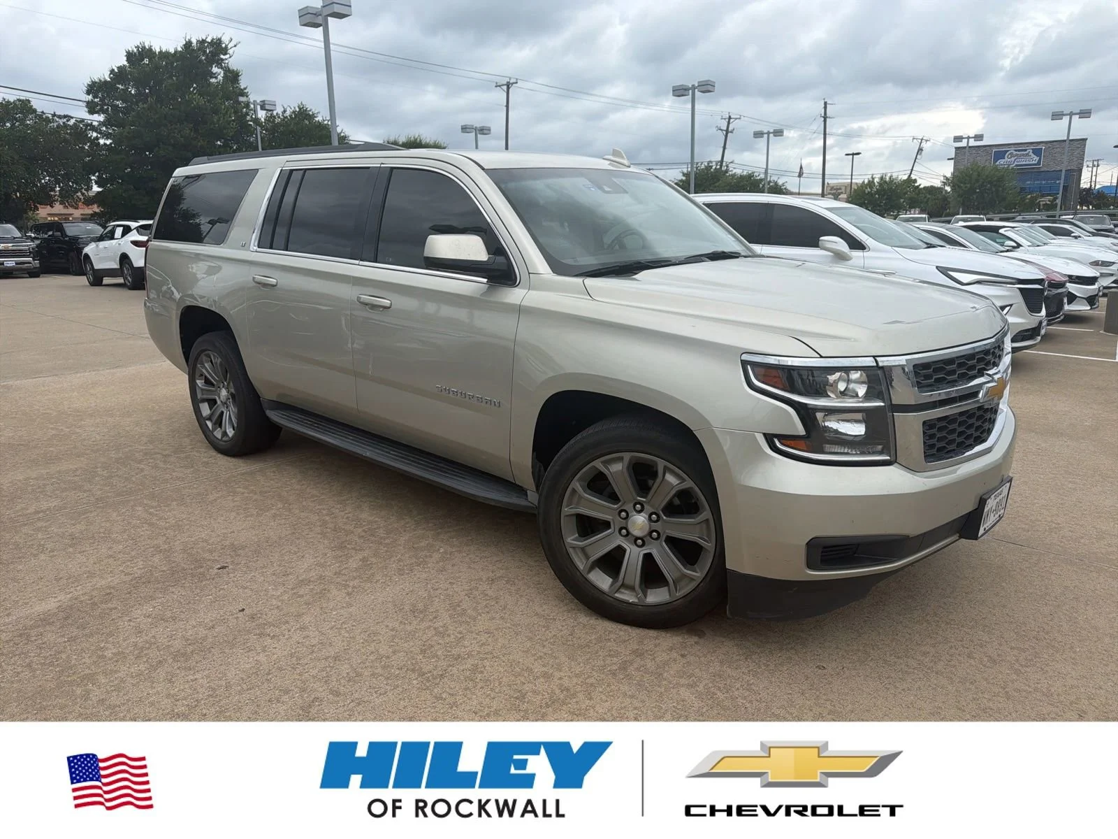 2016 Chevrolet Suburban 2WD 1500 LT's photo