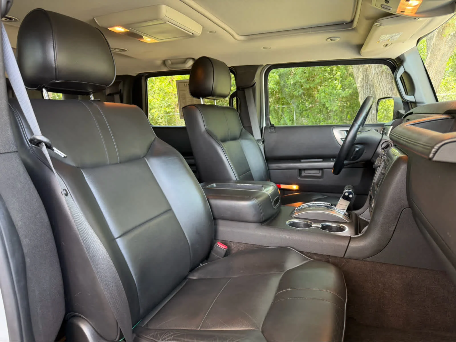 Used 2009 Silver Ice Metallic HUMMER SUV Luxury image 12
