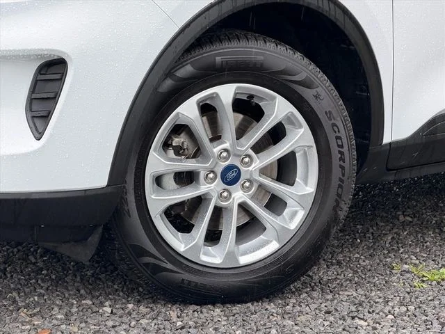 Used 2022 White Ford S image 33