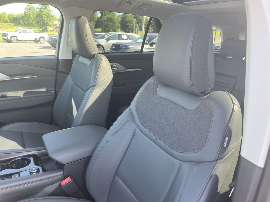 Used 2025 Black Ford Active image 11