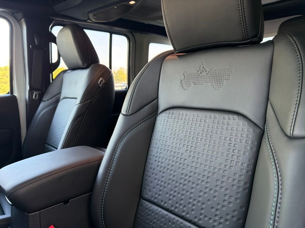 New 2026 Bright White Clearcoat Jeep Rewind Special Edition image 5