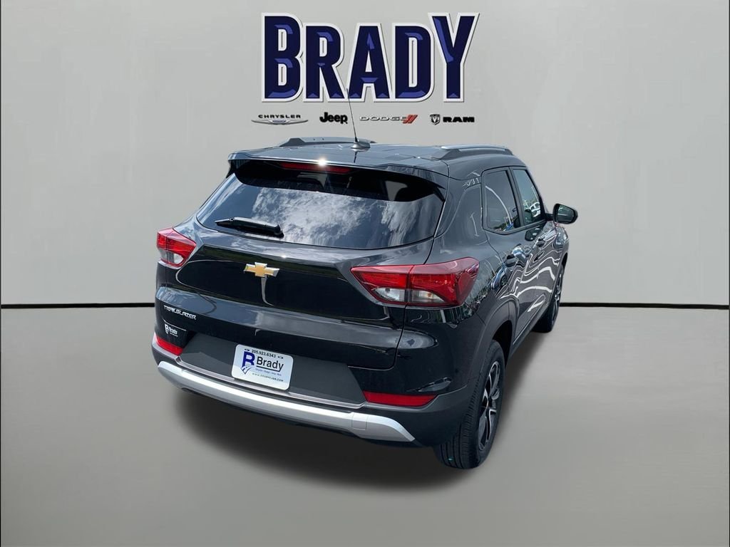 Used 2025 Black Chevrolet LT image 7