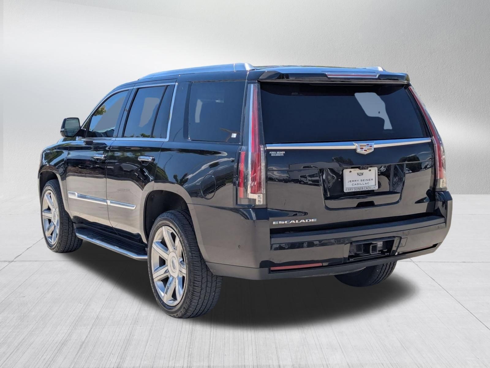 Certified Used 2019 BLACK RAVEN Cadillac Luxury image 3