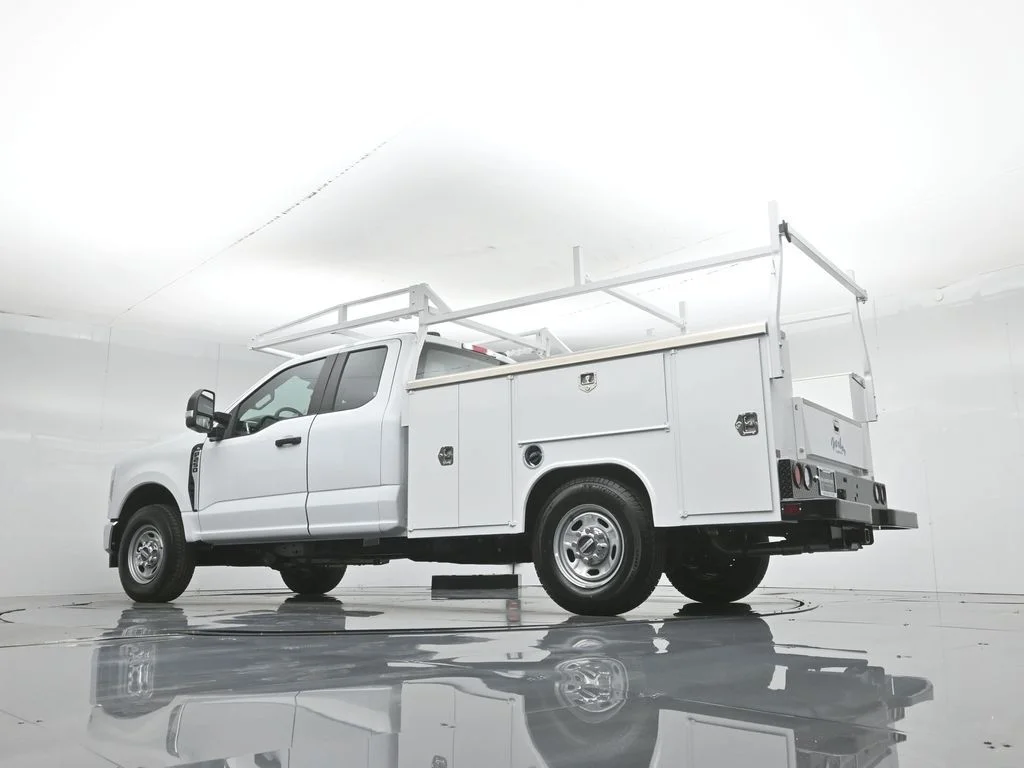 New 2026 Oxford White Ford XL image 55