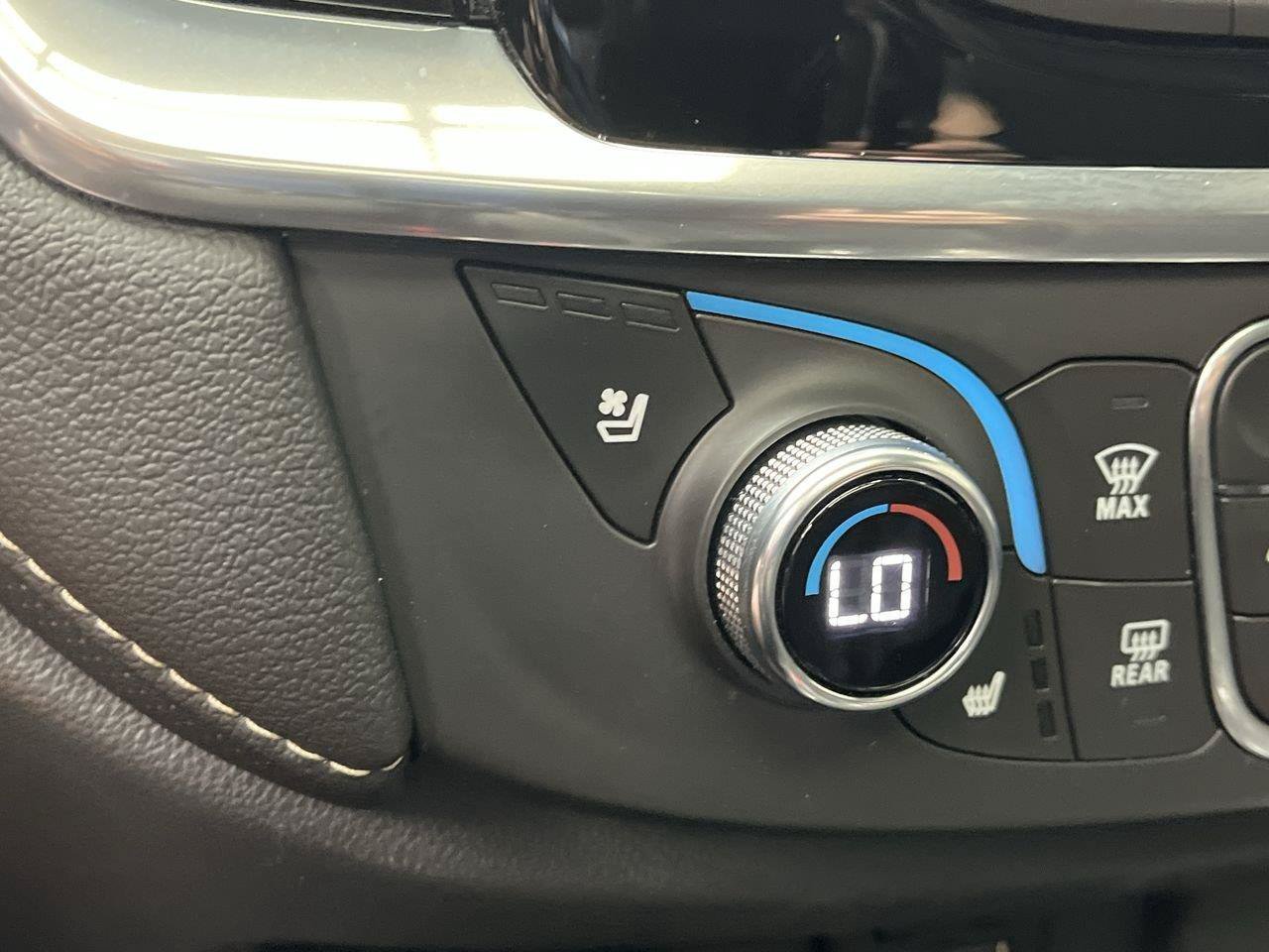 2022 Chevrolet Traverse Premier - Photo 25